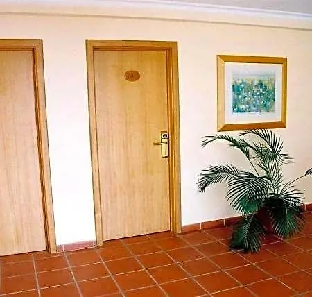 Hotel Areia Dourada 2*