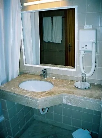 Hotel Areia Dourada 2*