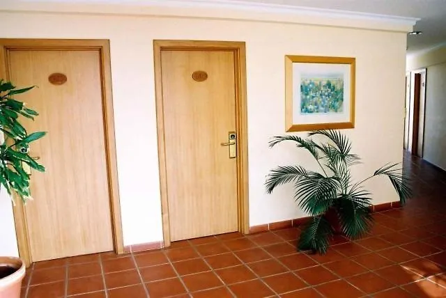 Areia Dourada 2* Порту-Санту